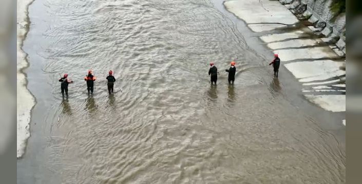 Ayazağa'da sel sonrası arama ve yıkım çalışmaları sürüyor