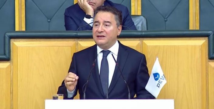 Babacan: Türkiye'ye yol gösteren muhalefet lazım