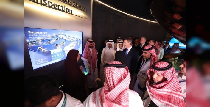 Bakan Bayraktar, Dünya Petrol Kongresi Fuarı'nı açtı