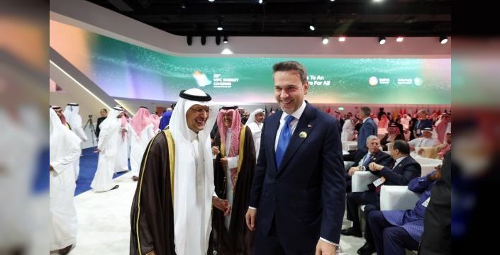 Bakan Bayraktar Suudi Arabistan'da enerji iş birliğini vurguladı