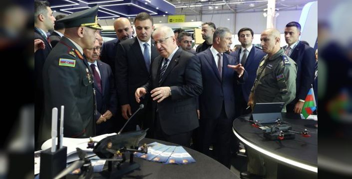 Bakan Güler, Azerbaycan savunma fuarını ziyaret etti