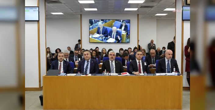 Bakan Şimşek'in katılmadığı fon krizi görüşmelerine tepki