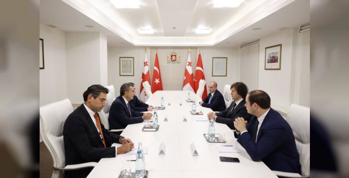 Bakan Tekin ile Gürcistan Başbakanı görüştü