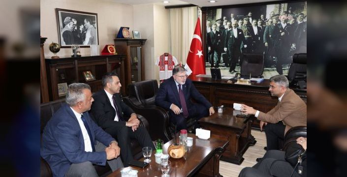 Başkan Yıldız'dan Atatürk fotoğrafı iddialarına yanıt