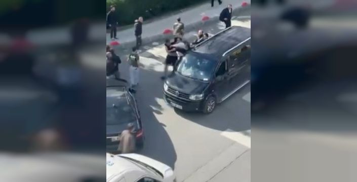 Bayrampaşa'da iki sürücü arasında yol kavgası çıktı