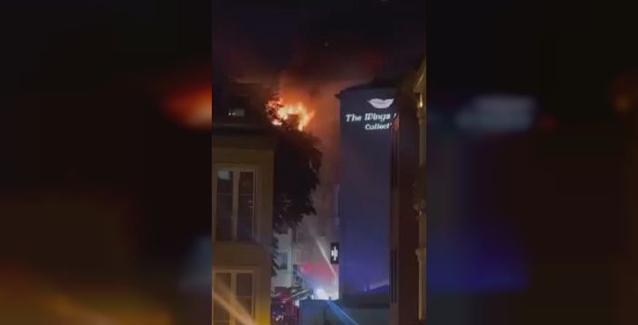 Beyoğlu'nda 6 katlı binada yangın çıktı, ekipler müdahale etti