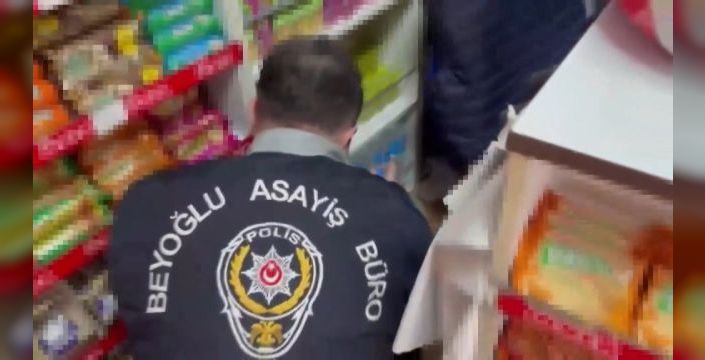 Beyoğlu'nda 80 su şişesi içerisinde kaçak alkol bulundu