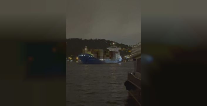 Boğazda sürüklenen gemi kurtarıldı