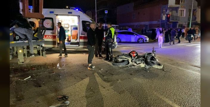 Bursa'da motosiklet ve sepetli vinç çarpıştı: 1 ölü, 1 yaralı