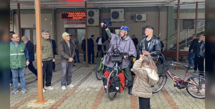 Çanakkale'den bisikletle Mekke'ye umre yolculuğu