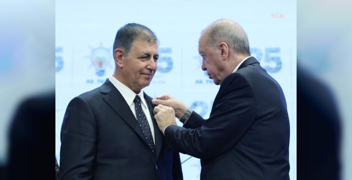 Cemil Tugay'ın AK Parti'ye katılması uluslararası basında geniş yer buldu