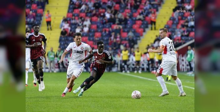 Çorum FK deplasmanda Gaziantep FK'yi 3-0 yendi