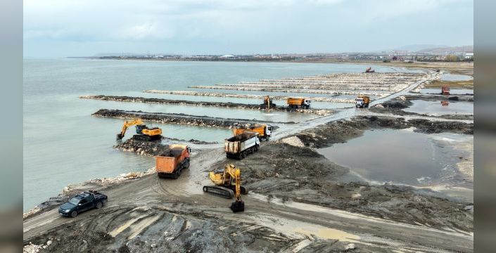 Dip temizliğinde 2 milyon 385 bin metreküp çamur alındı