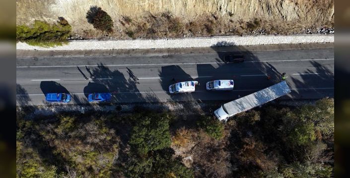 Edirne'de TIR'a çarpan kamyonet devrildi, 4 kişi yaralandı