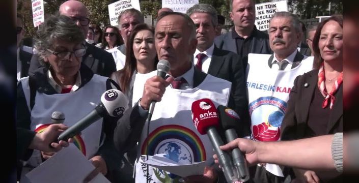 Emekliler, taleplerini TBMM önünde dile getirdi