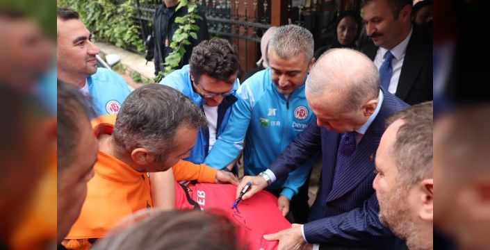 Erdoğan İstanbul Kastamonuspor'u ziyaret etti