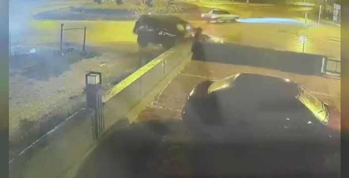 Ereğli'de cip bahçe duvarına çarptı, 4 kişi yaralandı