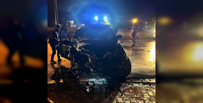 Ereğli'de cip, iş yerinin duvarına çarptı: 4 kişi yaralandı