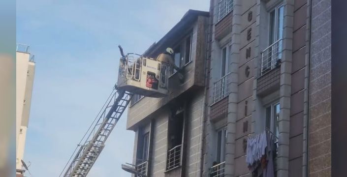 Esenyurt'ta yangın: 5 kişi kurtarıldı