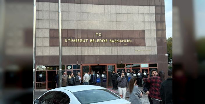 Etimesgut Belediyesi'nde usulsüzlük iddialarıyla 25 gözaltı