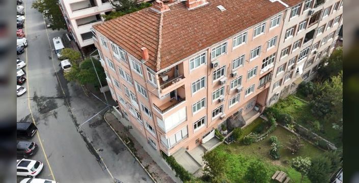 Eyüpsultan'da çatlak tespit edilen bina mühürlendi
