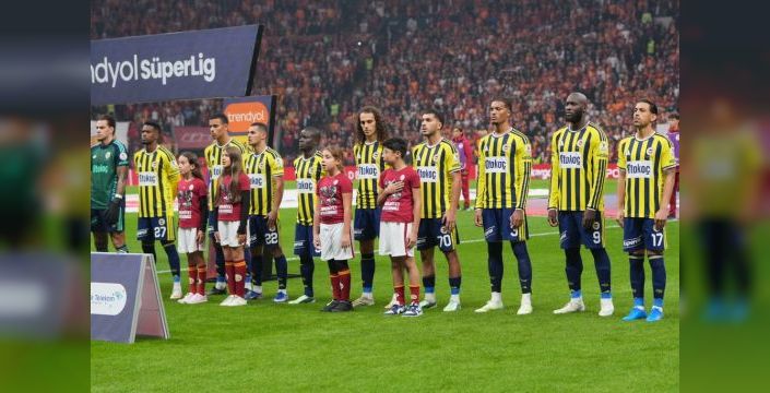 Fenerbahçe derbide yenildi, fark 6'ya çıktı