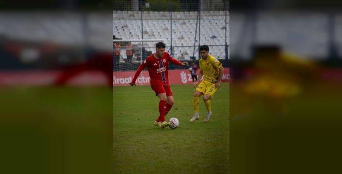 Fethiye'de sağanak nedeniyle Kupa maçı devre arasında ertelendi