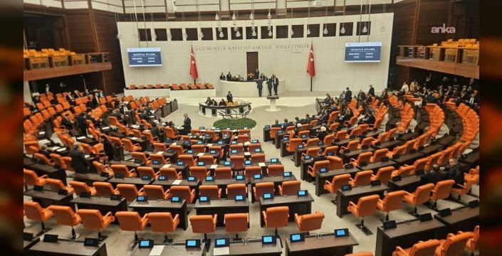 Fon krizi ve gazeteci gözaltıları TBMM'de gündemde