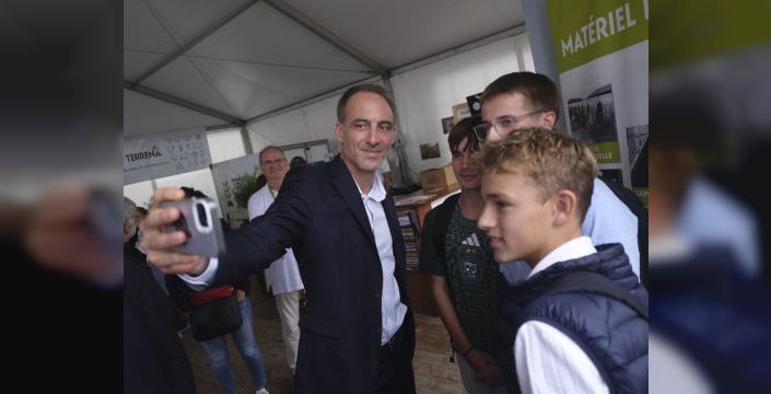 Glucksmann'a unlu protesto