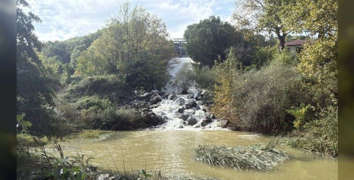 Gökçe Barajı'nda su tahliyesi gerçekleştirildi
