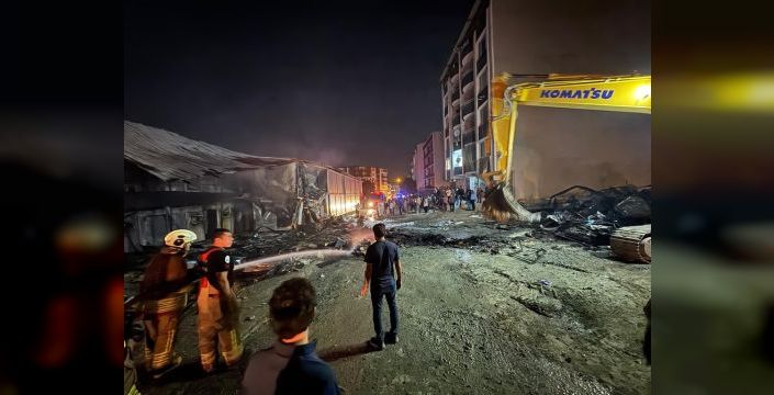 Hatay'da işçi konteynerinde yangın çıktı