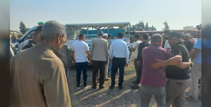 Hatay'da kazada yaşamını yitiren anne ve kızı defnedildi