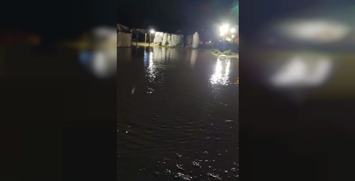 İnegöl'deki tarım işçilerinin çadır alanını su bastı