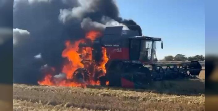 İpsala'da biçerdöver yangını hasat sırasında meydana geldi