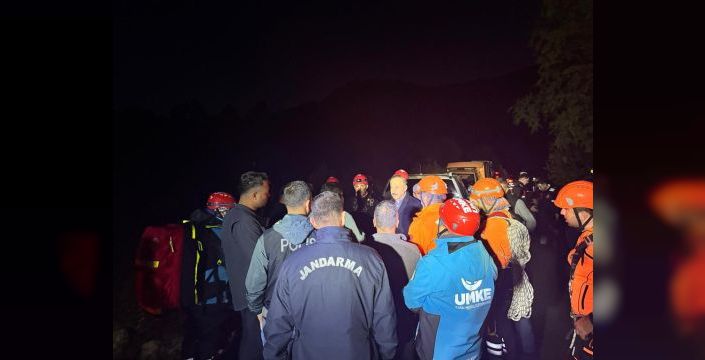Isparta'da İHH ekibi kanyonda kayboldu: 1 ölü, 13 kayıp