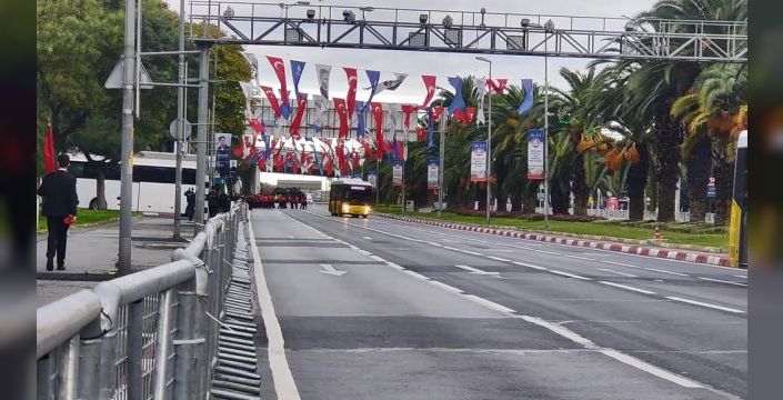 İstanbul'da Cumhuriyet Bayramı töreni provası nedeniyle yollar kapatıldı