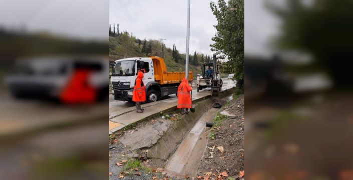 İstanbul'da sağanak ve fırtına sürdü