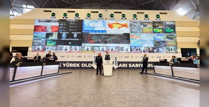İstanbul'da sel nedeniyle mahsur kalan 2 bin 727 kişi tahliye edildi