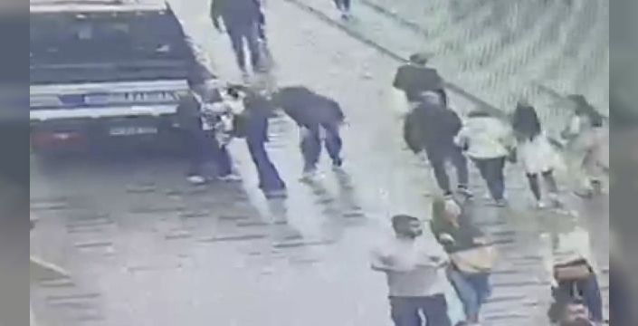 İstiklal Caddesi'nde cep telefonunu çalan şüpheli yakalandı