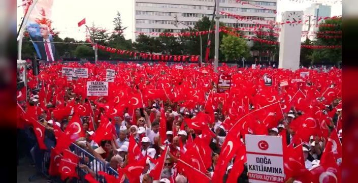 İYİ Parti, Cumhuriyet'in 103. yılını Atatürk'ü anarak kutladı