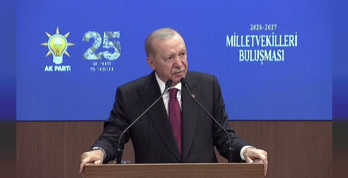 İzmir Büyükşehir Belediye Başkanı AK Parti'ye katıldı