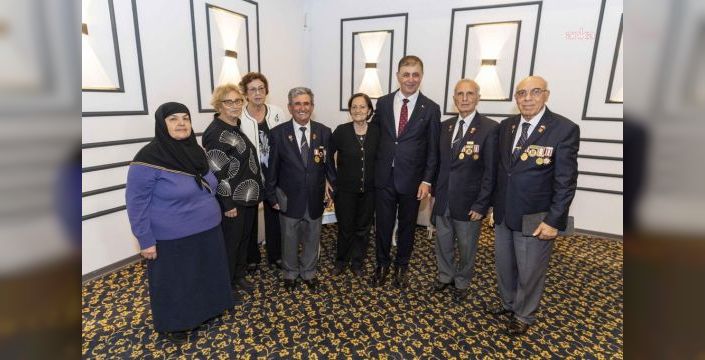 İzmir'de Cumhuriyet'in 103. yılı resepsiyonla kutlandı