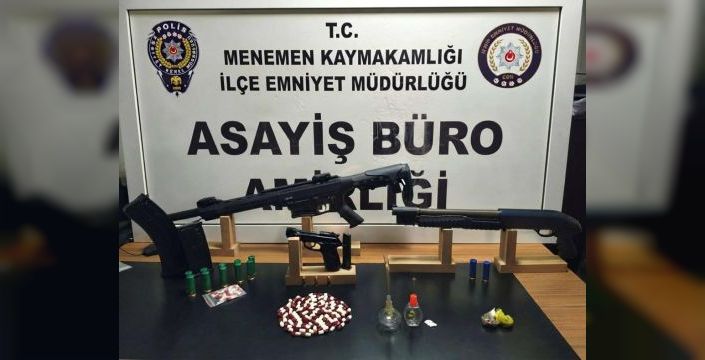 İzmir'de düzenlenen uyuşturucu operasyonunda 42 kişi gözaltına alındı