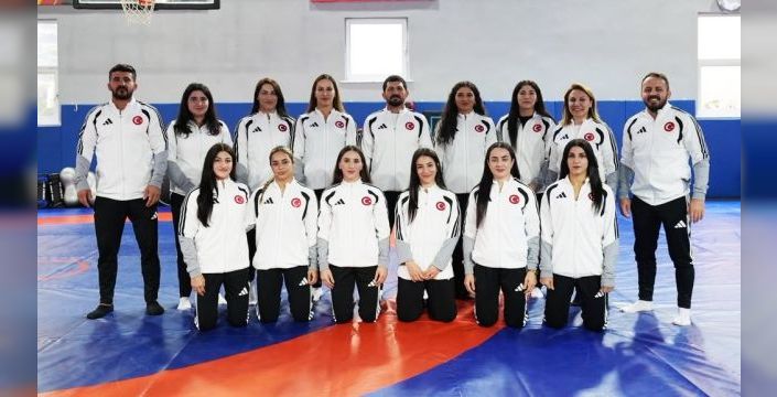 Kadın güreşçiler şampiyonada yarın mindere çıkıyor