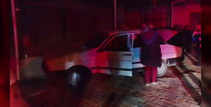 Kamyonete çarpan otomobilde 2 kişi yaralandı
