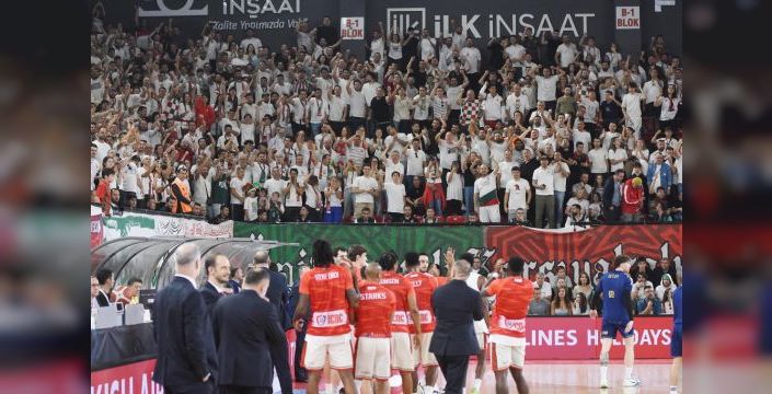 Karşıyaka sahasında taraftarlı ilk maçına çıktı