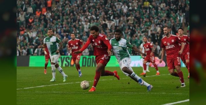 Kelechi Iheanacho, Bursaspor'da 11 maçta gol attı