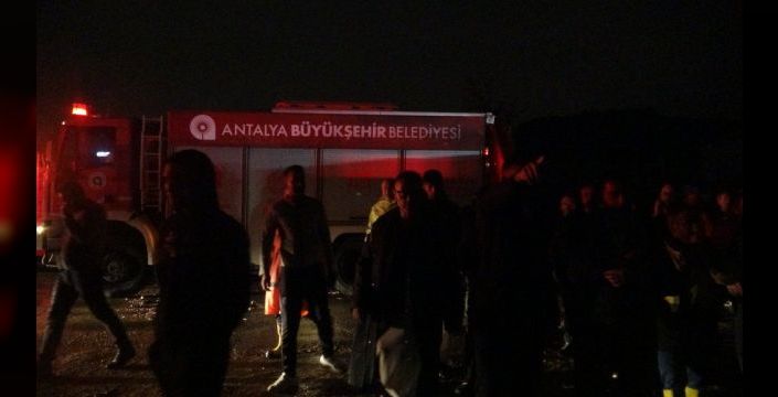 Kepez'de hortum konteynerleri parçaladı: 4 işçi hayatını kaybetti