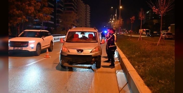 Kırıkkale'de hafif ticari araç yayaya çarptı, hayatını kaybetti