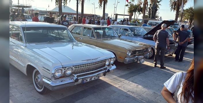 Klasik otomobiller Bodrum'da buluştu